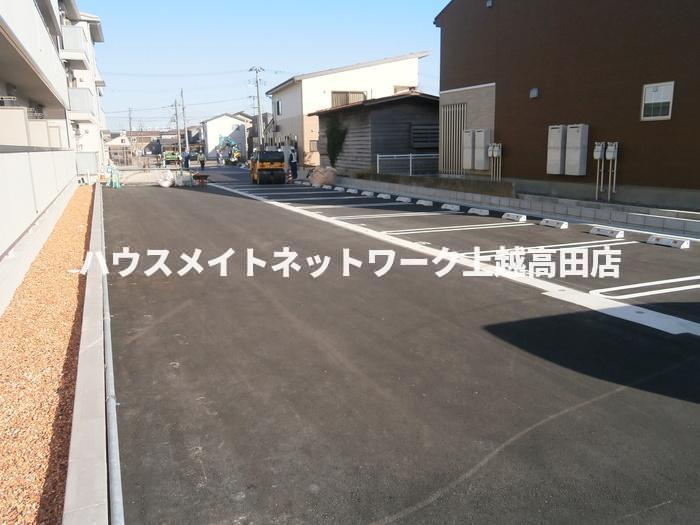 駐車場　消雪付駐車場