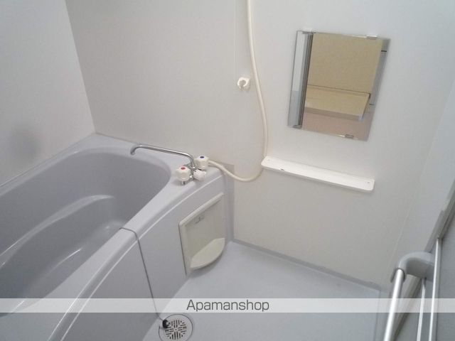 ＪＲ山陰本線 鳥取駅 バス乗車時間：9分 最寄りバス停で下車 徒歩4分 2階建 築25年の風呂写真