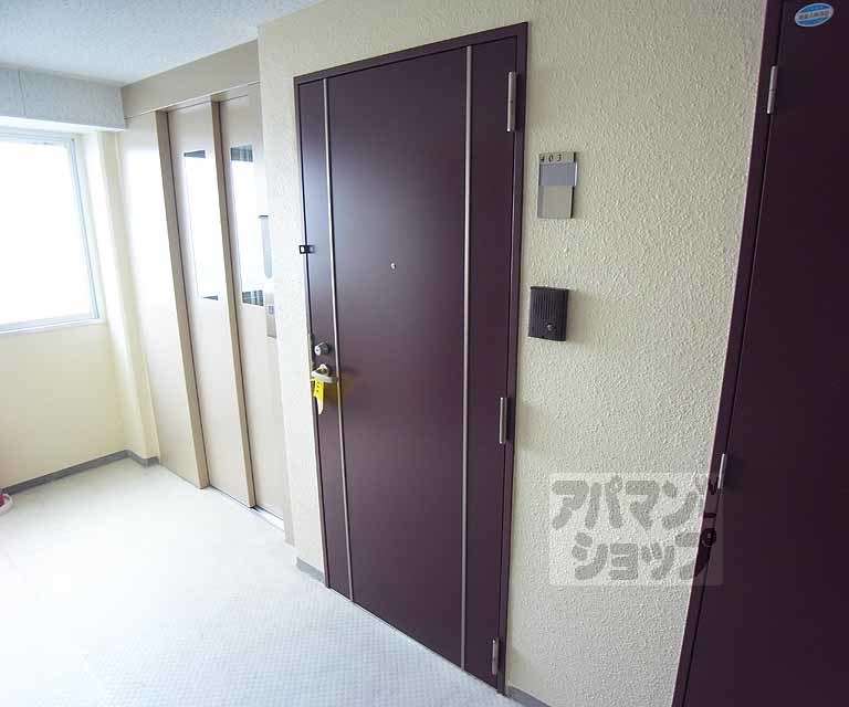 その他設備　玄関ドアです。