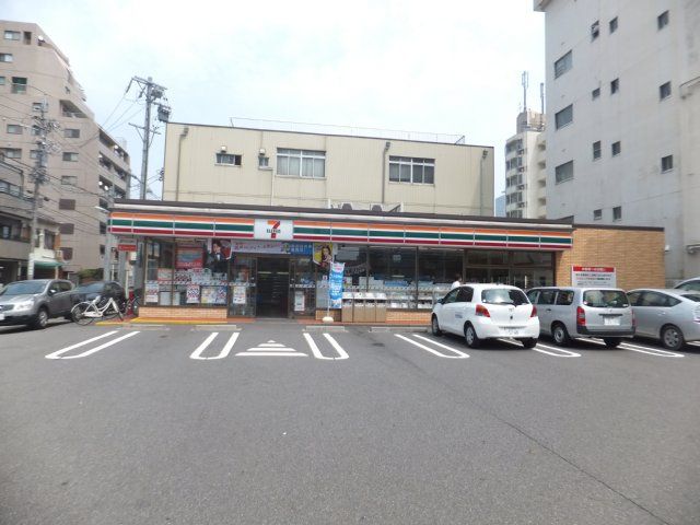 コンビニ　セブンイレブン（コンビニ）まで338m