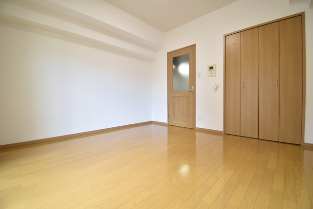 居室・リビング　【洋室８帖】　掃除がしやすいお部屋★