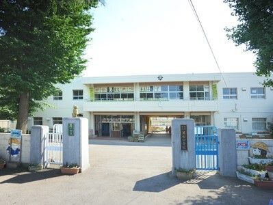 小学校　鴻巣市立箕田小学校（小学校）まで330m