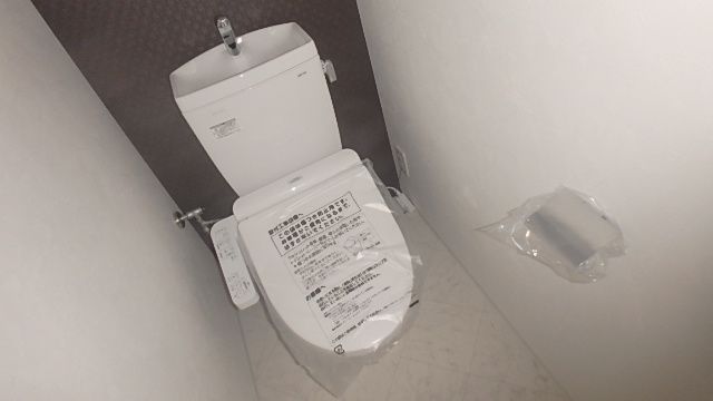 地下鉄谷町線 天神橋筋六丁目駅 徒歩8分 10階建 築7年のトイレ写真