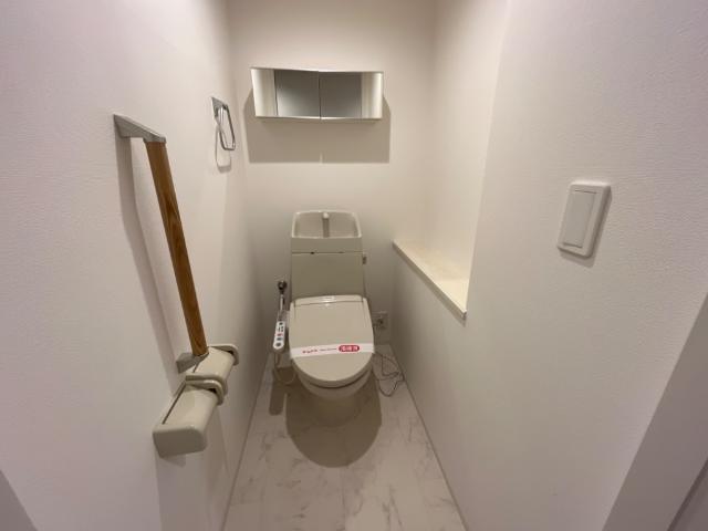 トイレ　シャワー付トイレ