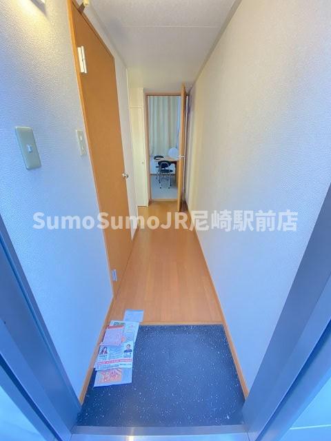 玄関　収納もある玄関です