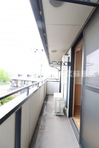バルコニー　開放的で明るい空間を演出してくれるバルコニーです