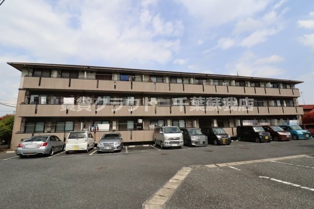 建物外観　晴れているときは洗濯物も気持ちよく干せますね！