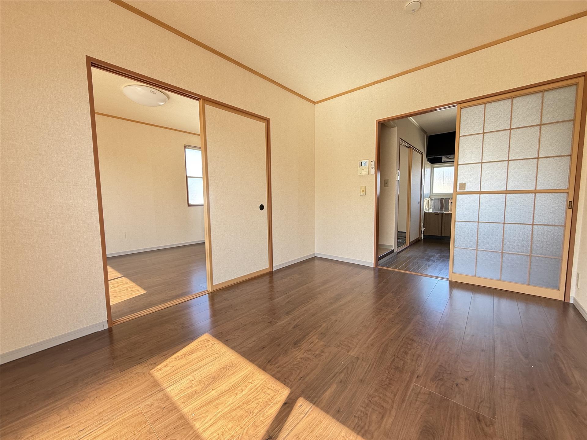 ＪＲ奥羽本線 山形駅 徒歩24分 2階建 築36年の居間写真