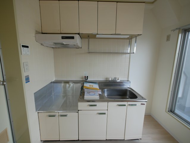 近鉄大阪線 今里駅 徒歩7分 6階建 築39年のキッチン写真