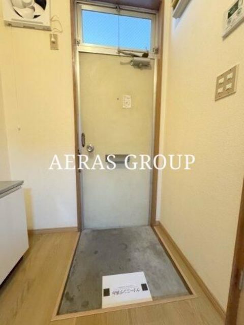 ＪＲ京浜東北線 蕨駅 徒歩8分 3階建 築41年の玄関写真