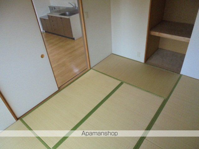 グランパレス堀口の居間写真