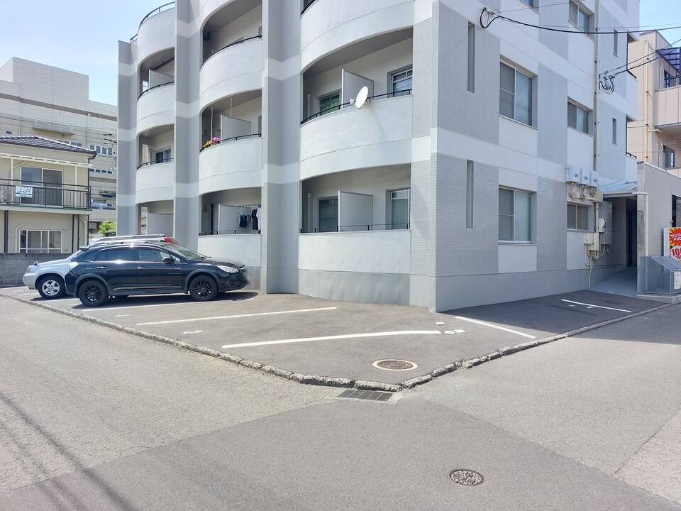 駐車場　駐車場