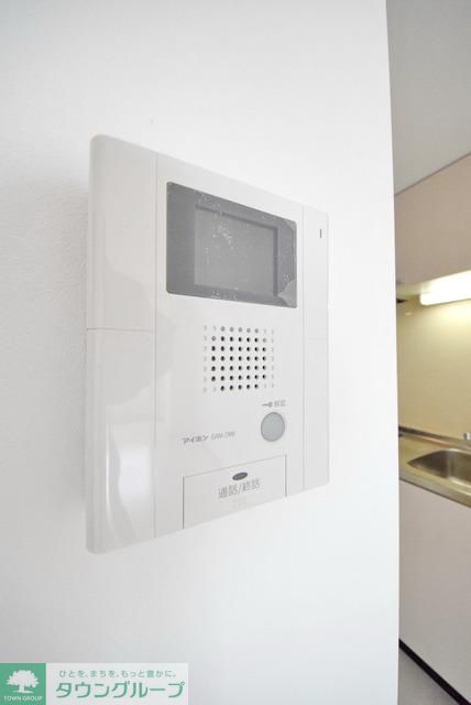 セキュリティ　来訪者はモニターでチェック