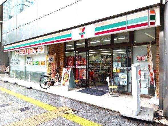コンビニ　セブンイレブン（コンビニ）まで120m