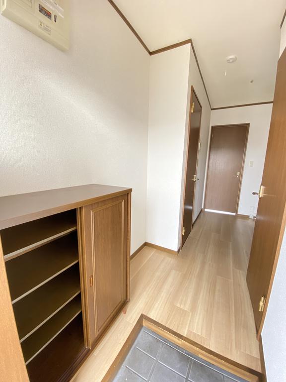 玄関　☆玄関スペースが広いと物が置けていいですね☆