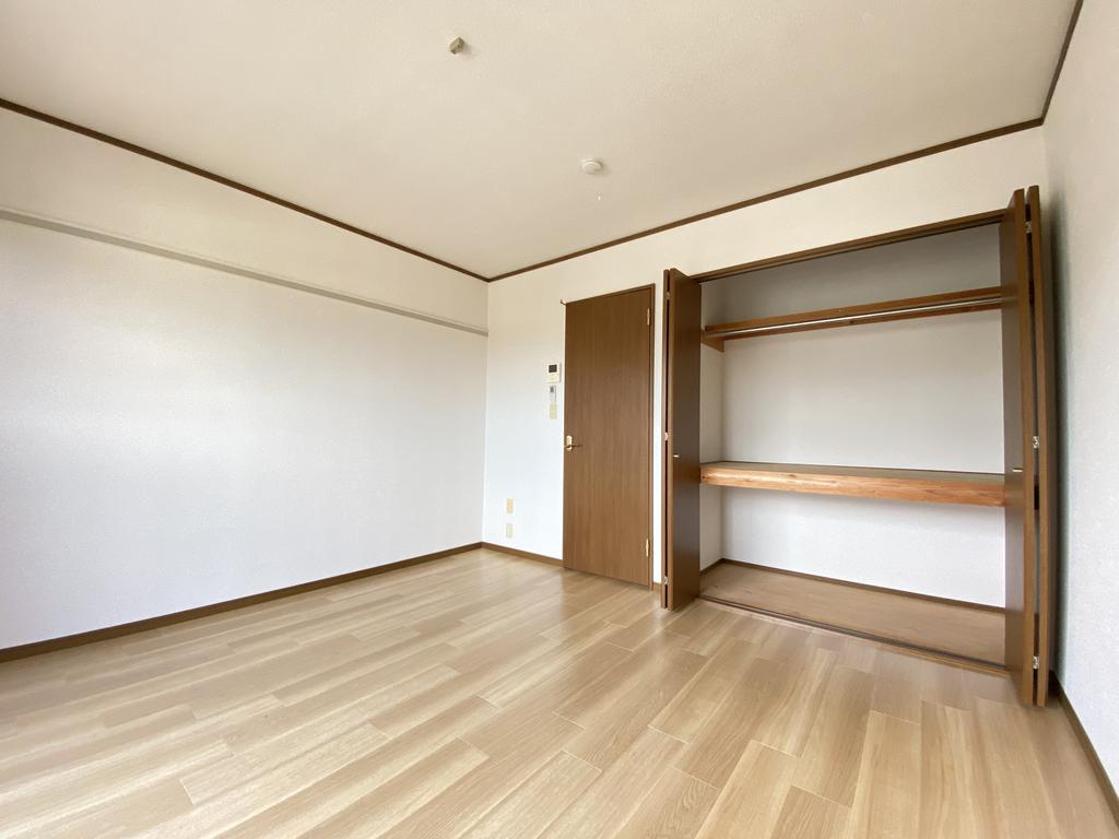 その他部屋・スペース　☆一人暮らしには最適な8帖部屋☆