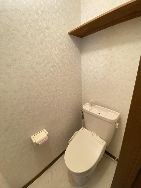 トイレ　温水洗浄付き