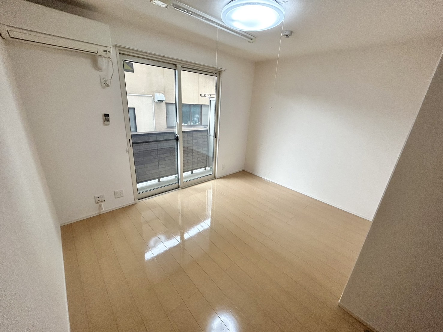 居室・リビング　同タイプの写真になります。