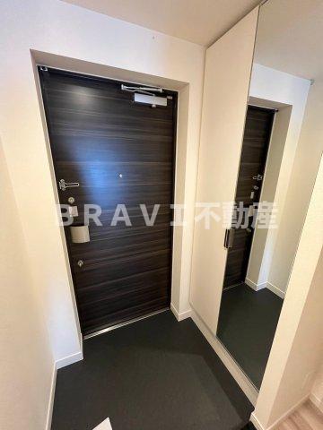 玄関　【プレサンス心斎橋ニスト】ゆったりとした玄関です