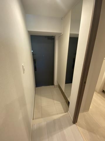 玄関　同タイプ2Fの室内写真（参考写真）になります。