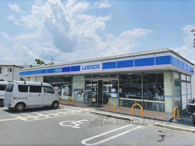 コンビニ　ローソン加茂駅前店（コンビニ）まで60m