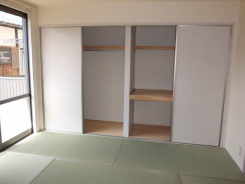 収納　写真は別室のものです。