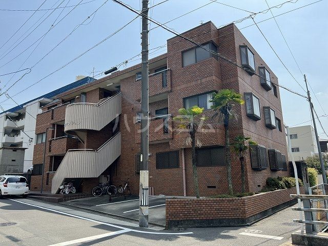 名古屋市千種区稲舟通のマンションの建物外観