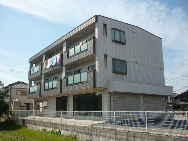 加古郡播磨町南野添のマンションの建物外観