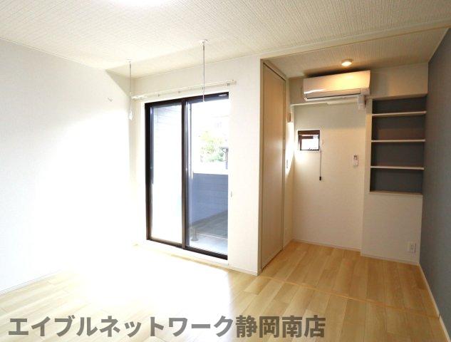 居室・リビング　使い勝手のいい洋室です