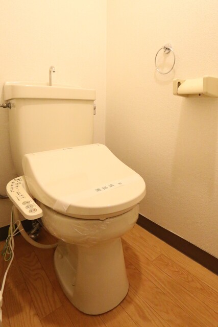 【松山市南梅本町のマンションのトイレ】