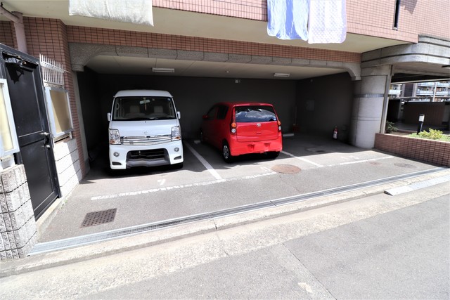 駐車場　敷地内駐車場