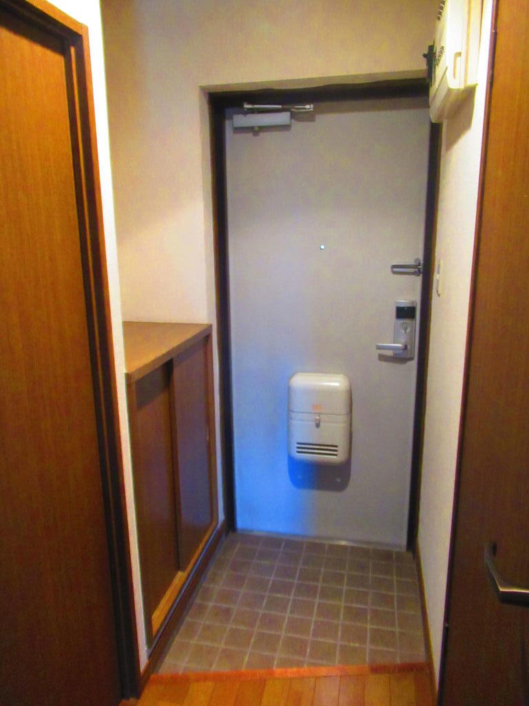 玄関　類似間取303号室の写真