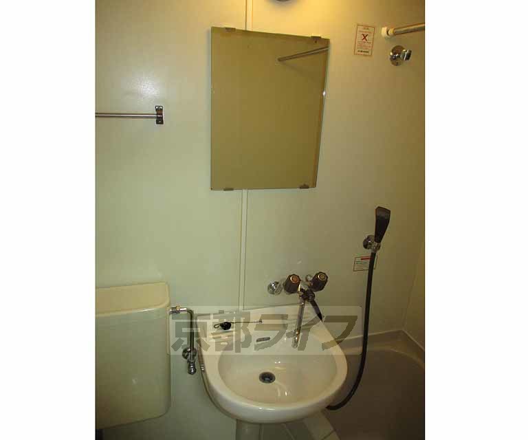 洗面設備　玄関風景です。