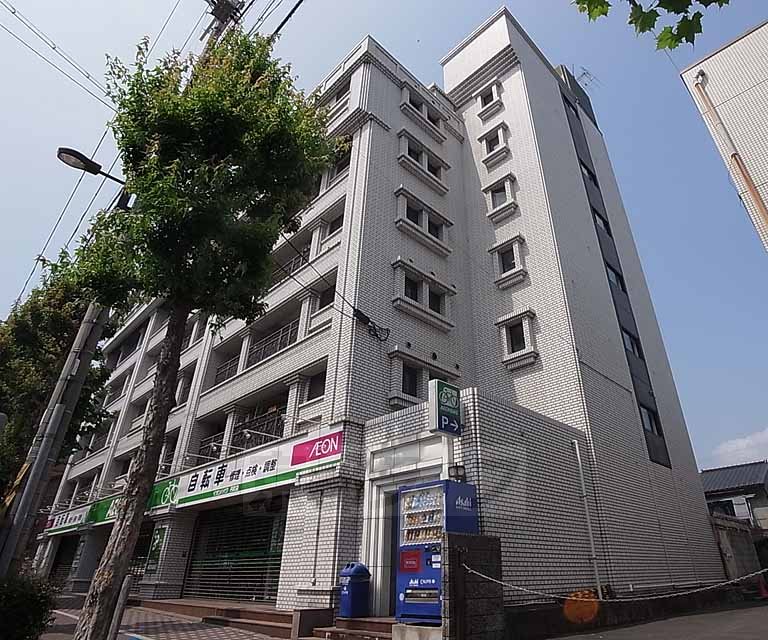 京都市中京区西ノ京中御門東町のマンションの建物外観