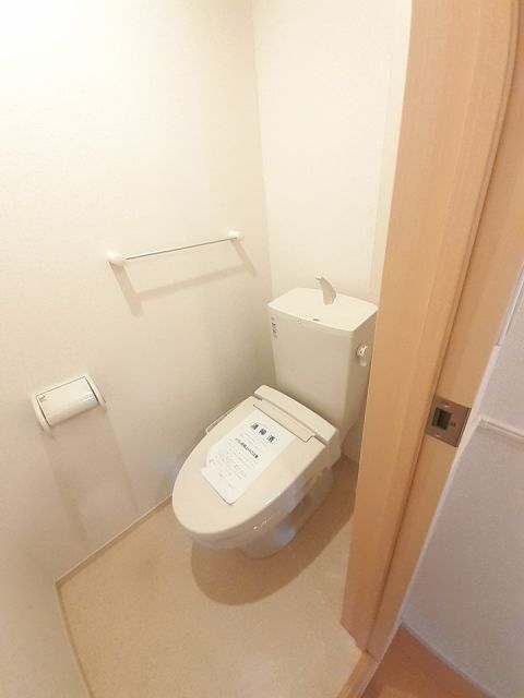 【メゾン　プリマヴェールのトイレ】