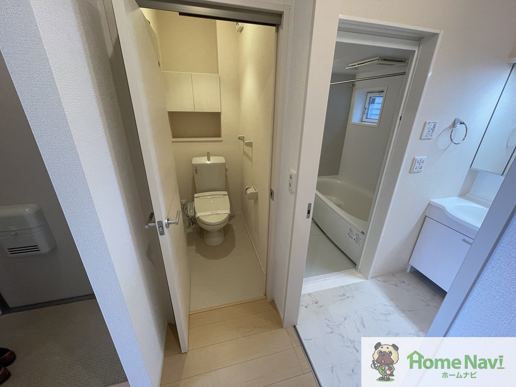 トイレ　ウォシュレット付き