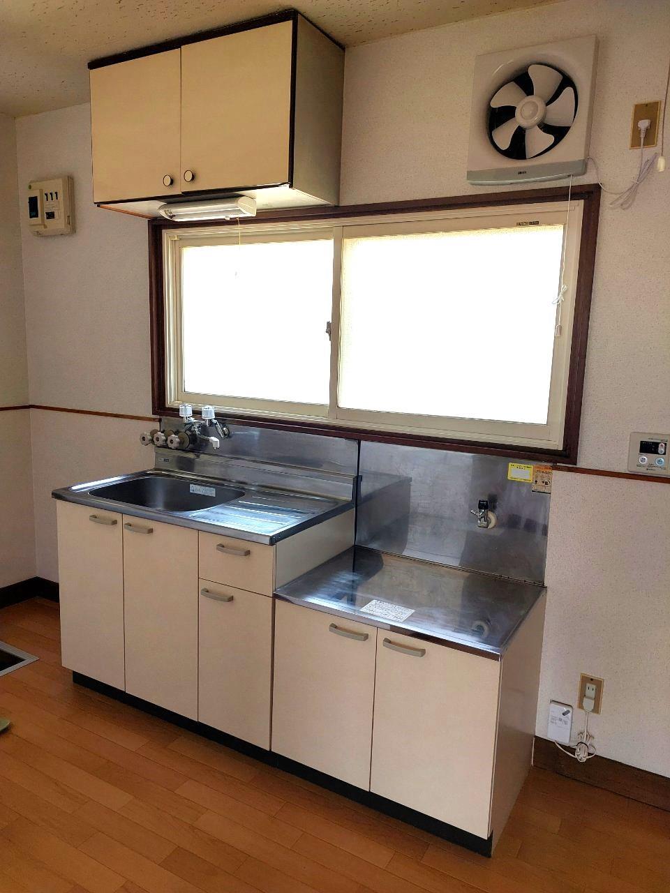 キッチン　キッチン収納あり
