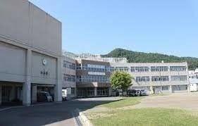 【札幌市手稲区稲穂二条のアパートの小学校】