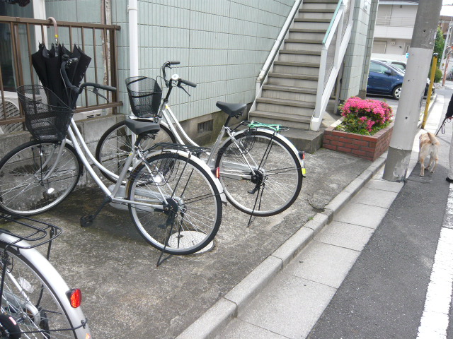 【イトーハイツ江古田の駐車場】