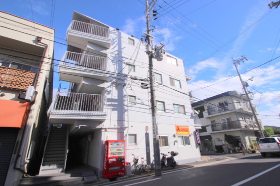 広島市西区新庄町のマンションの建物外観