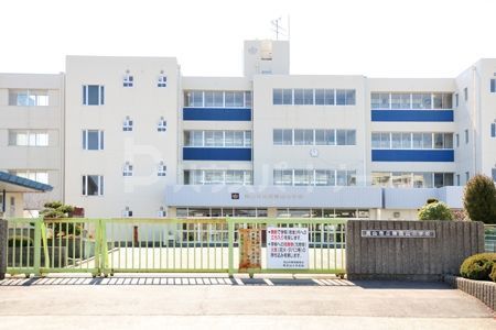 【リヴェール南流山Ｄの小学校】