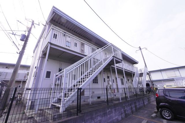 【柴田ガーデンハイツＦ棟の建物外観】