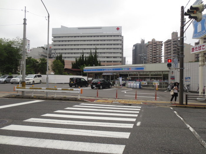 コンビニ　ローソンコンビニ（コンビニ）まで1180m