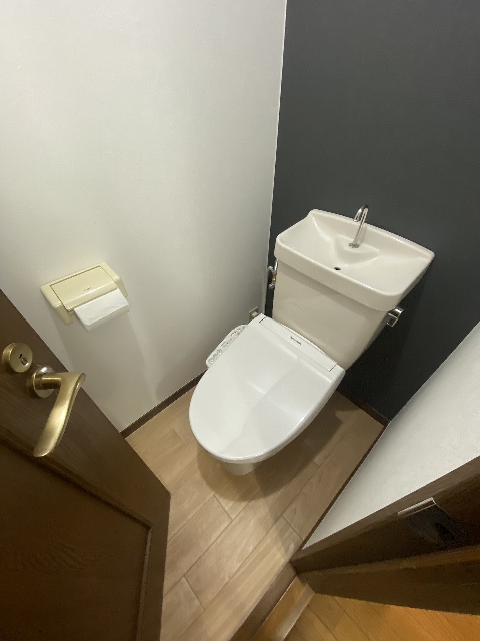 トイレ　※別部屋参考写真