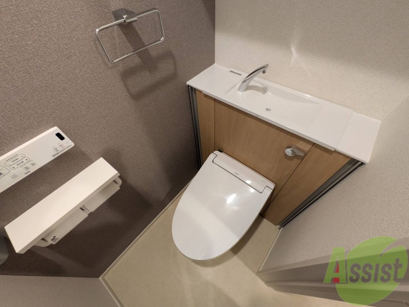 トイレ　トイレはウォシュレット付きです。シャワートイレは嬉しいですね