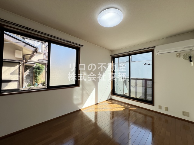 居室・リビング　南東向きなので暖かな日差しが入りますね♪