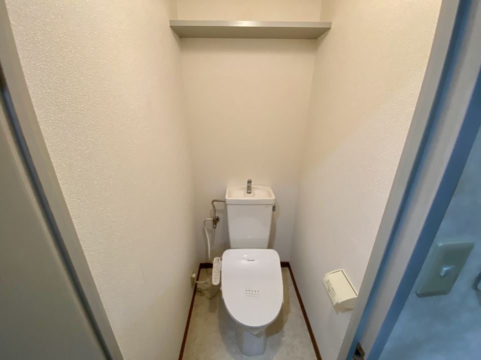 その他設備　吊戸棚あります