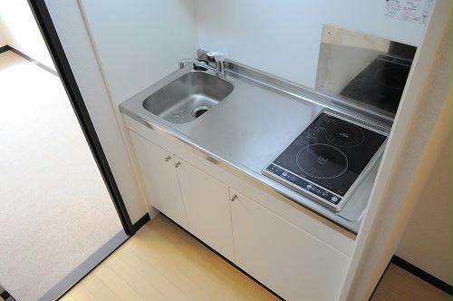 洗面設備　2口電気コンロのワイドキッチン