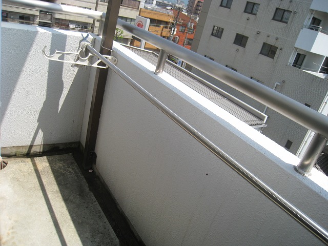 バルコニー　同物件別号室の写真