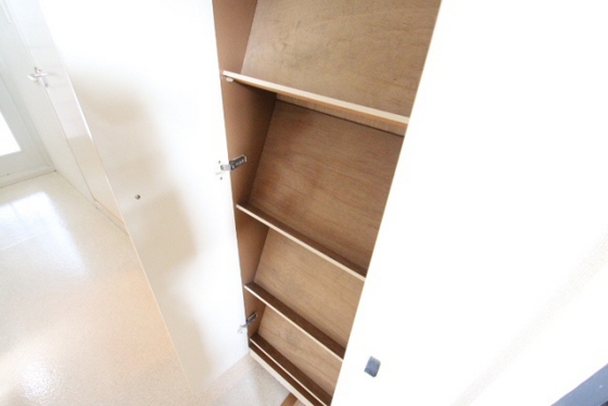 玄関　※別の部屋の写真です。